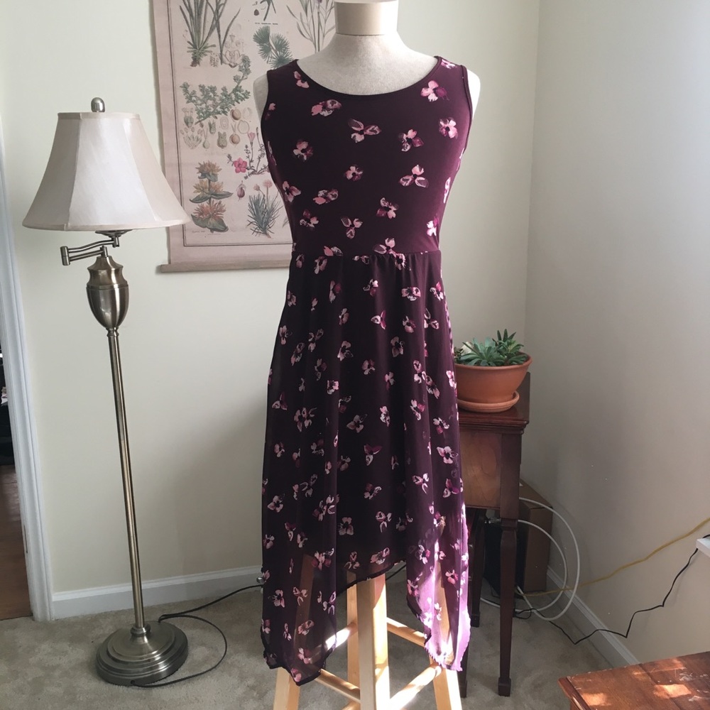 Elle Handkerchief Hem Midi Dress